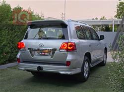 تۆیۆتا لاند کروزەر